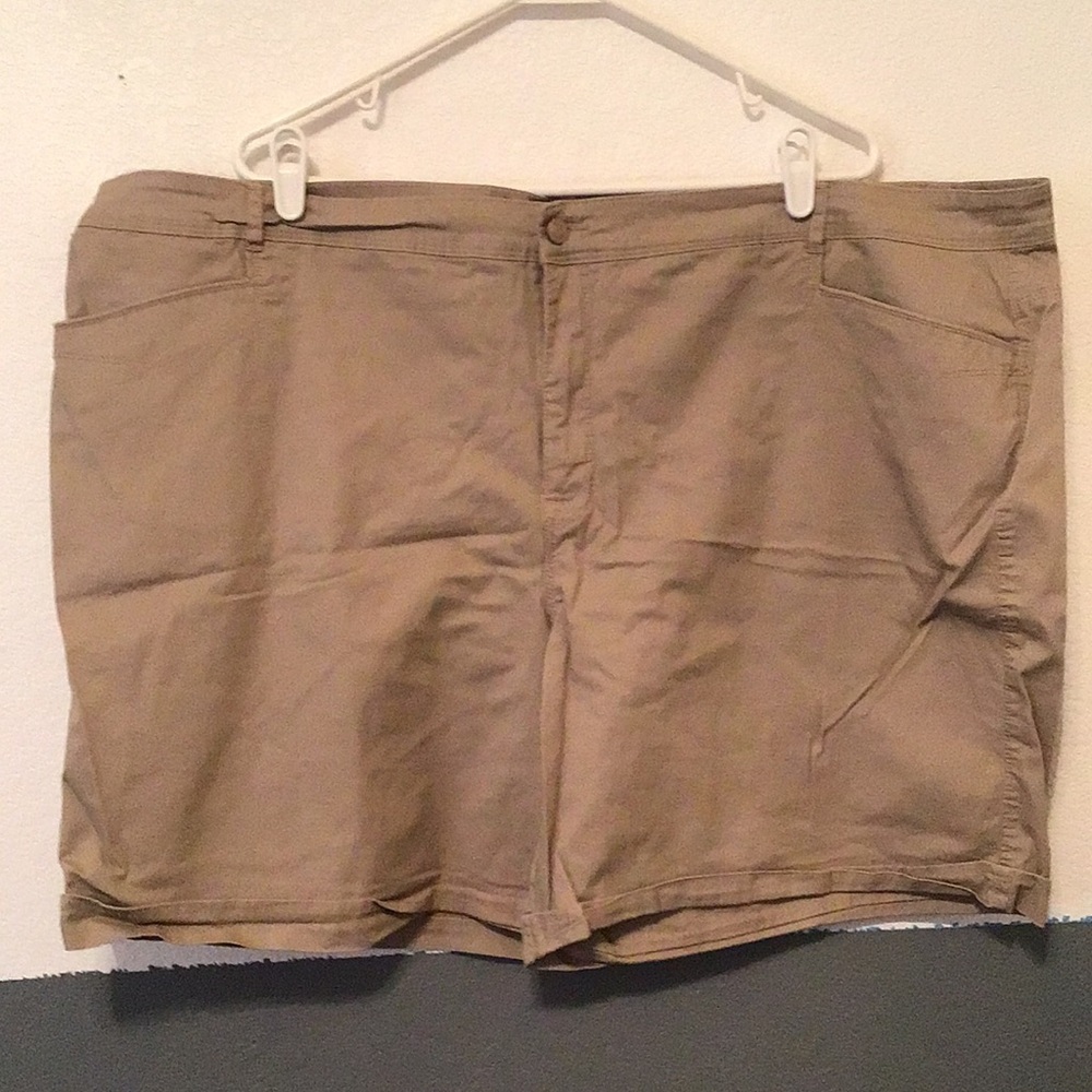 H3 Size 24W Gloria Vanderbilt Tan Khaki Bermuda Shorts
